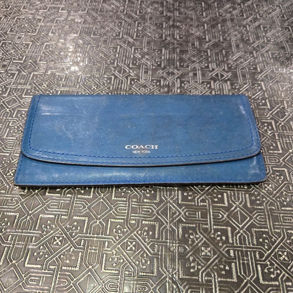 🐢 Coach Royal Blue Vintage Leather Clutch/Wallet